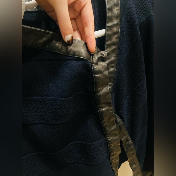 🌟Buy 1 Get 1 FREE 100% Wool Lambskin Cardigan Navy - Made in Italy - Picture 11 of 11